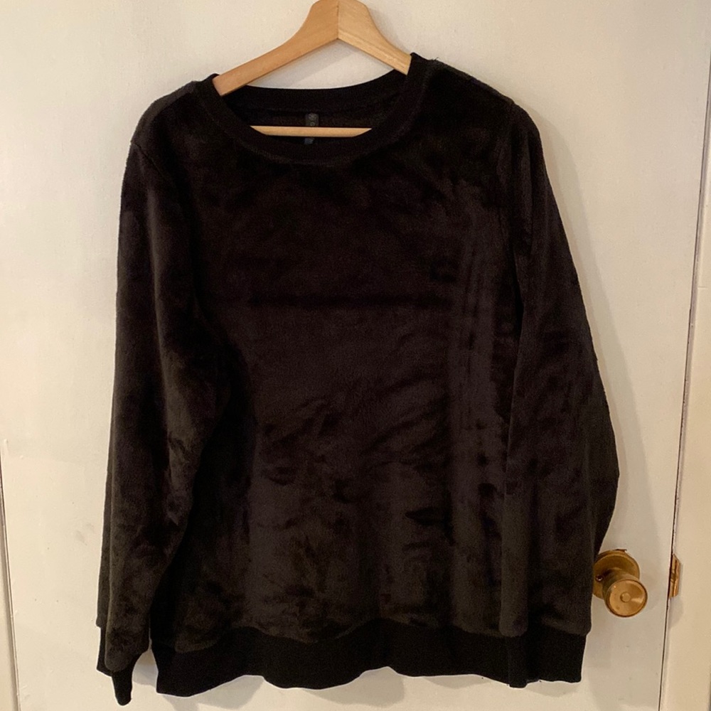 XL fuzzy soft sweater